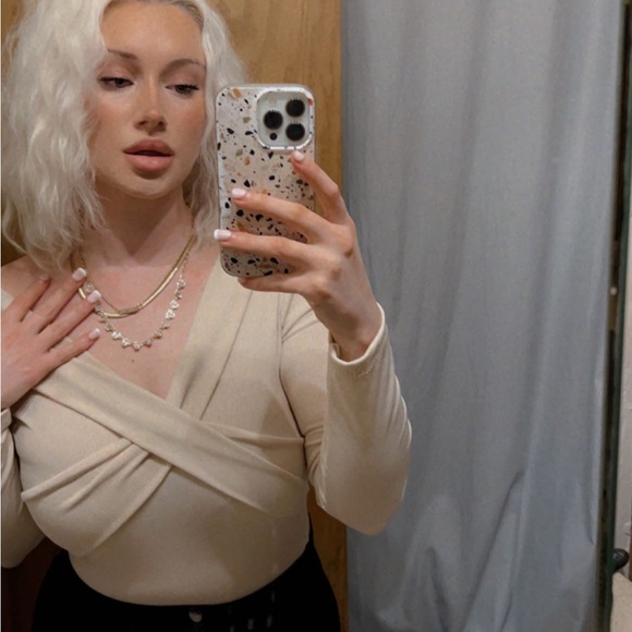 Off the shoulder top - Picture 2 of 3